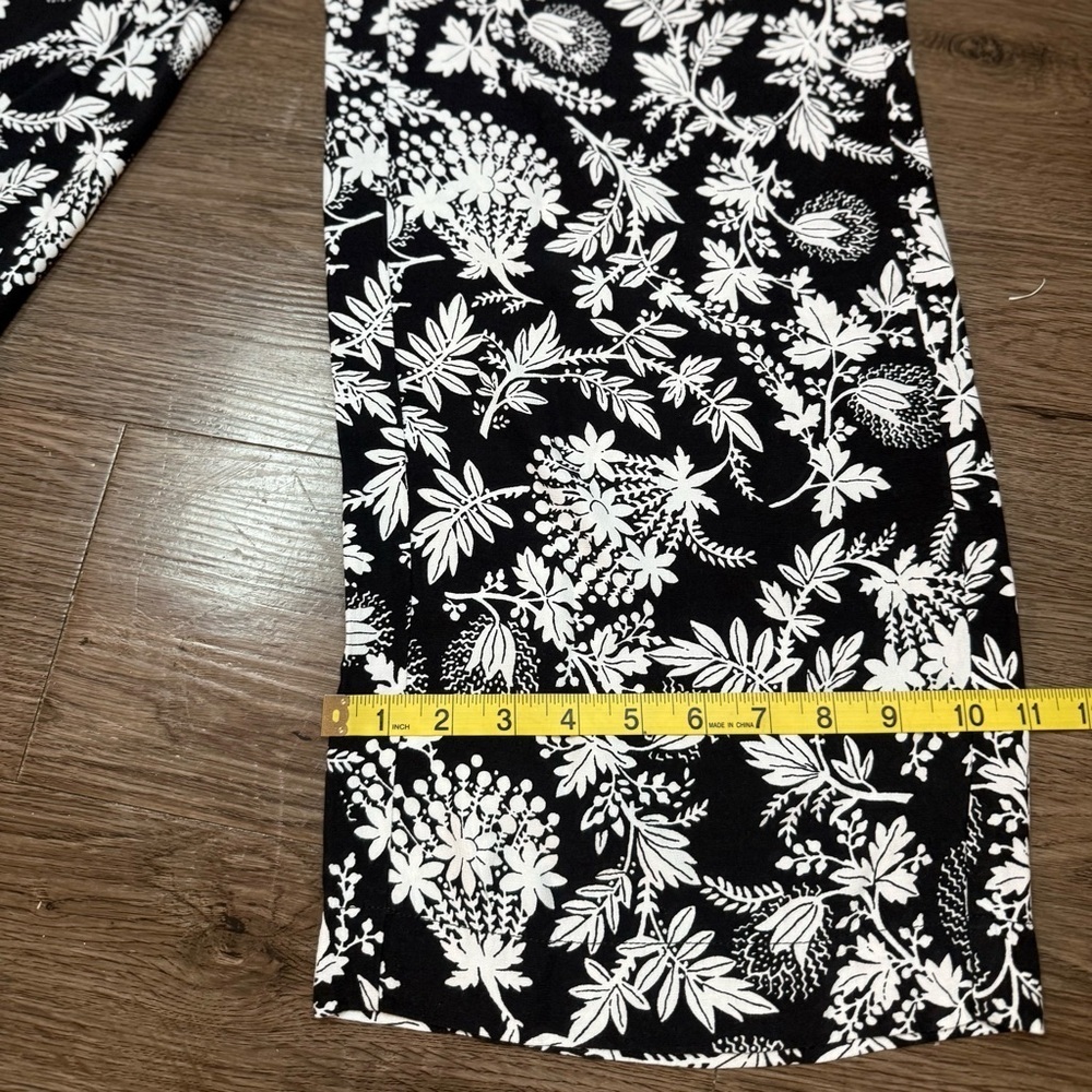 LOFT Black & White Floral Wide Leg Pants XS 100% Viscose - Picture 6 of 10
